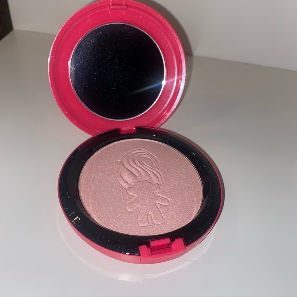 Mac trolls blush compact